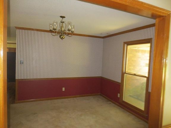 3rd image of 1560 Fox Trace Dr