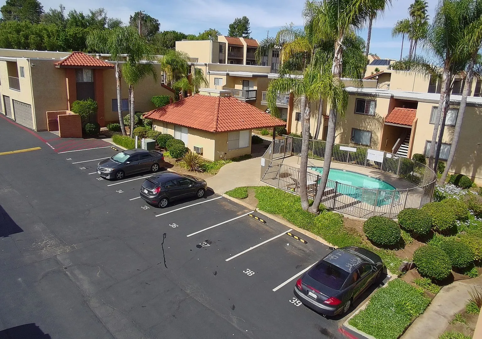 Mira Monte Apartments — Photo 1