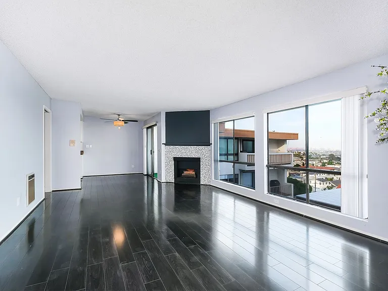 665 W 24th St #315 — Photo 4