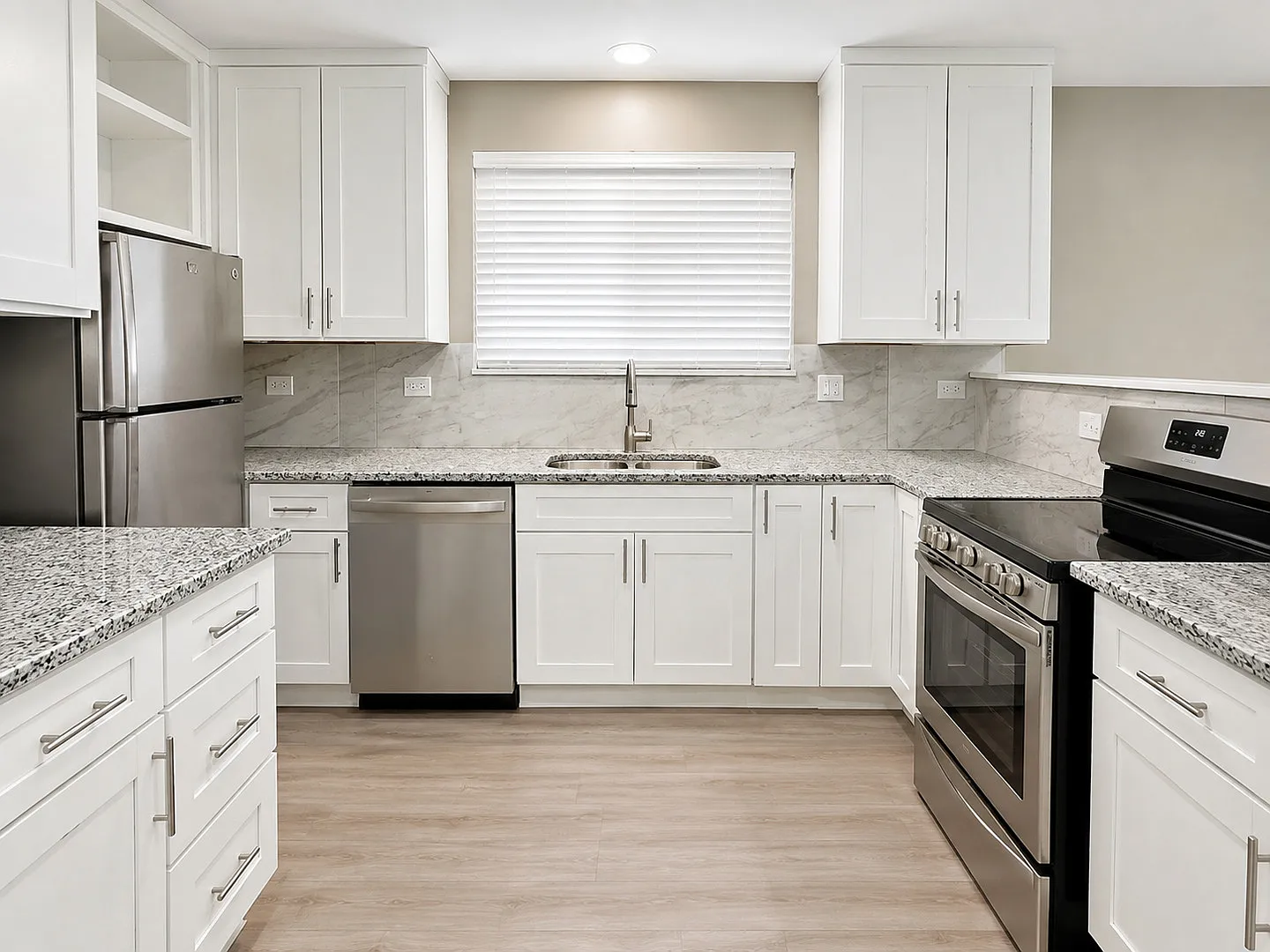 5 bed, 2.5 bath, 2068 sqft, $3,497 — Photo 4