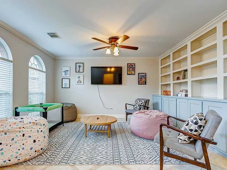 Kids room (first floor)