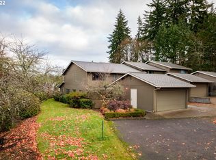 2201 Ridgeway Dr, Eugene, OR 97401