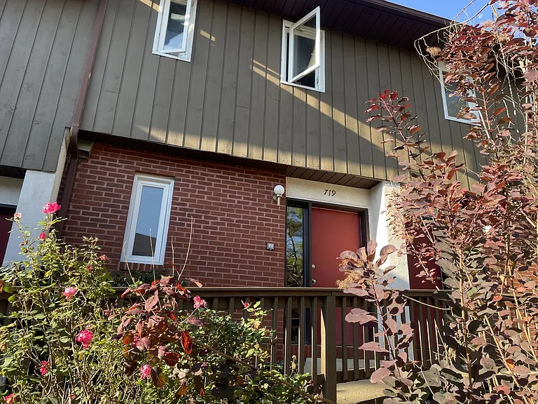 719 W College Ave — Photo 16