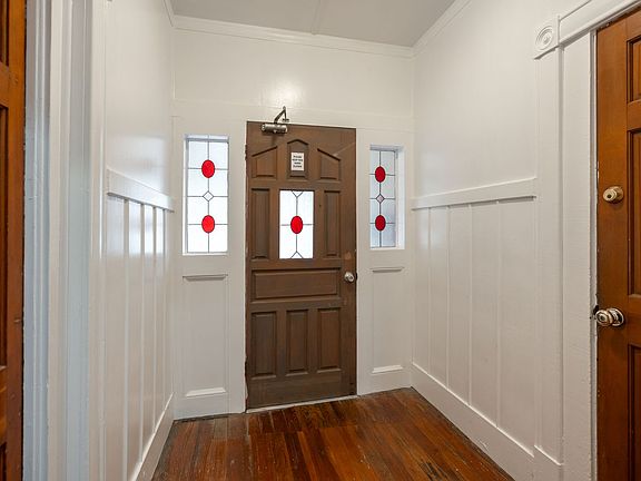 2nd image of 25 Desoto Pl APT 5