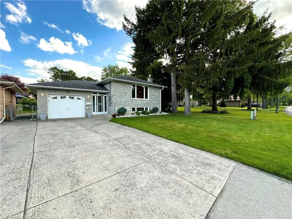 36 Oakhill Dr, Brantford, ON N3T 1R1