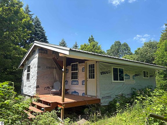 5th image of 3475 Grace Rd