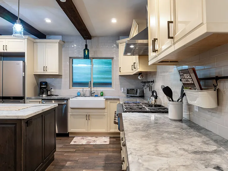 610 Forest Ave — Photo 16