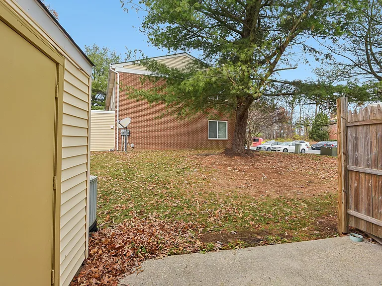 Howard Hills Rental Townhomes and Duplexes — Photo 18