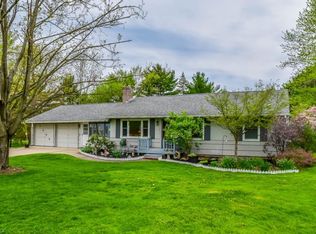 2996 Givens Dr, Barberton, OH 44203