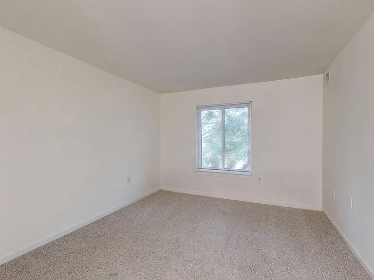 Seneca Place — Photo 78