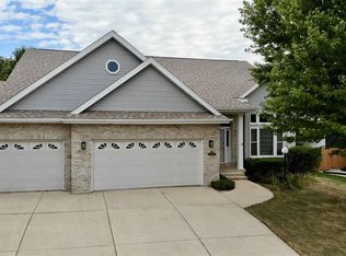 4124 Briarwood Dr, Cedar Falls, IA 50613