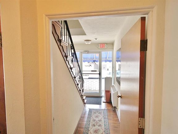 5th image of 728 Atlantic Ave