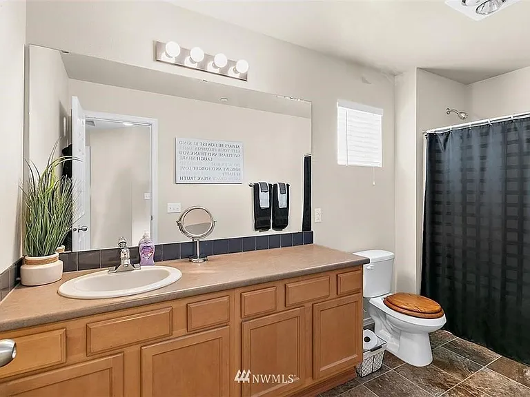 1415 Burnside Pl — Photo 8