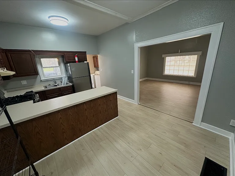 498 S Curtis Ave #1 — Photo 8