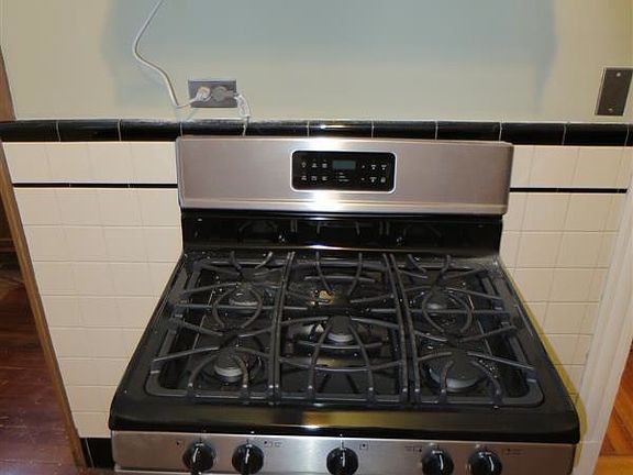 5th image of 50 Bow St