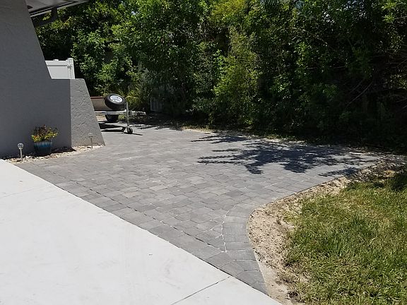 Extended parking area - Great for RV or boat