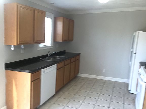 2nd image of 3007 Bauer Dr