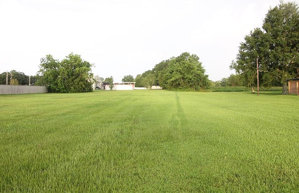 2nd image of River Rd