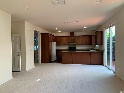 3rd image of 424 Comstock Way