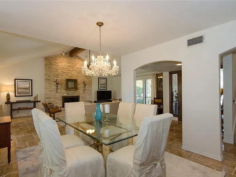 1353 Lost Creek Blvd — Photo 13