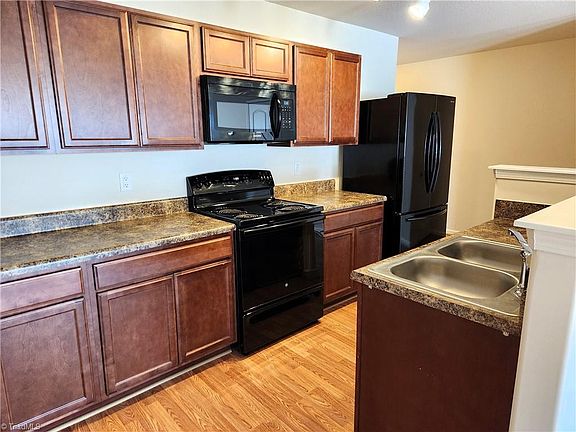 3rd image of 1161 Brooksridge Way