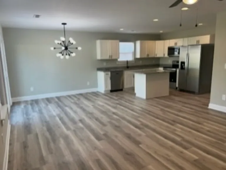 107 Woodstone Ln — Photo 4