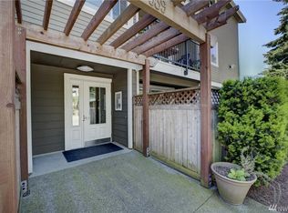 939 N 101st St UNIT 202, Seattle, WA 98133