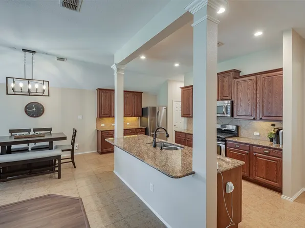 15736 Wheelhorse Trl, Roanoke, TX 76262