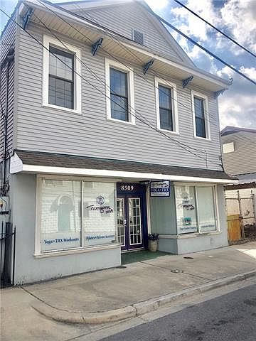 1st image of 8511 Oak St