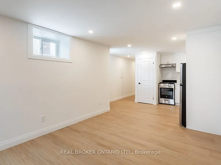 115 Catharine St N #4 — Photo 4