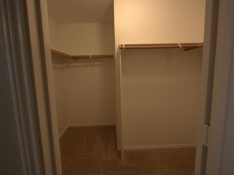 Large Master Bedroom walk in closet