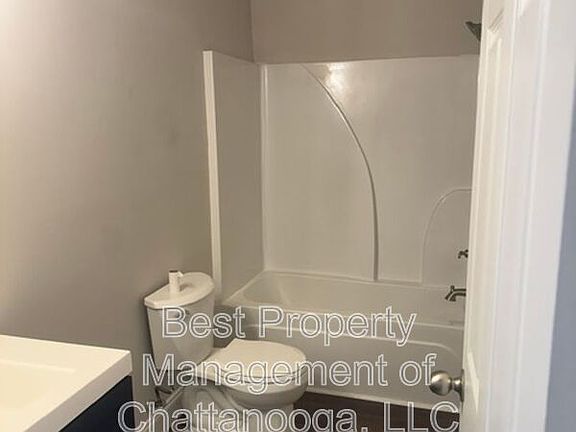 4th image of 379 Virginia St