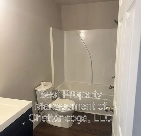 379 Virginia St — Photo 4