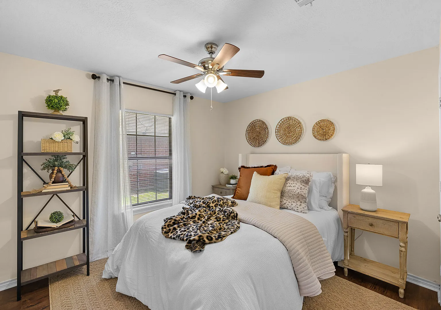 Azalea Ct — Photo 4