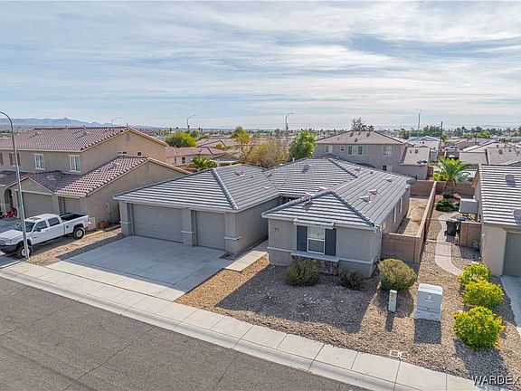 3rd image of 556 Downey Drive