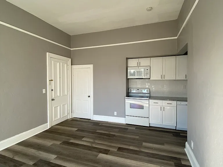 318 Mentor Ave #2 — Photo 9