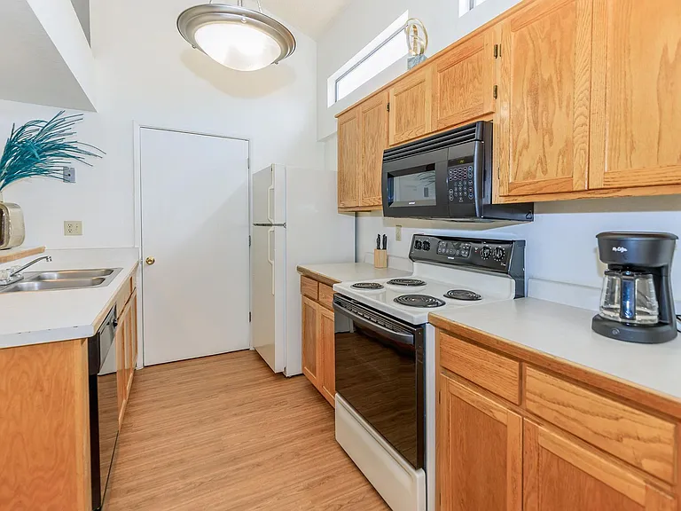 Rio Cancion Apartments — Photo 95