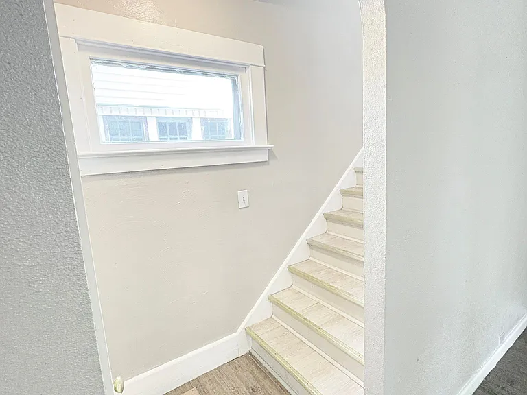 729 Utah St — Photo 22