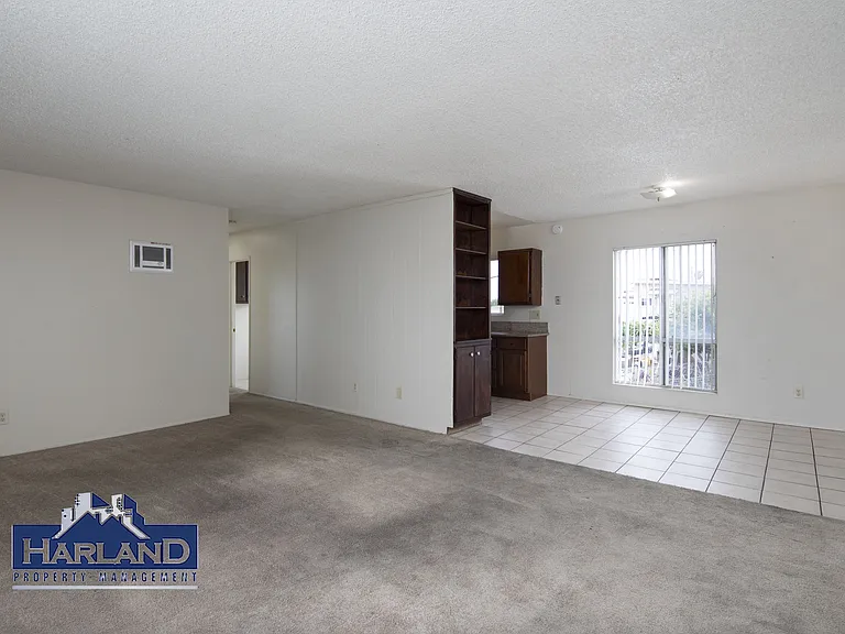 4304 51st St #9 — Photo 2