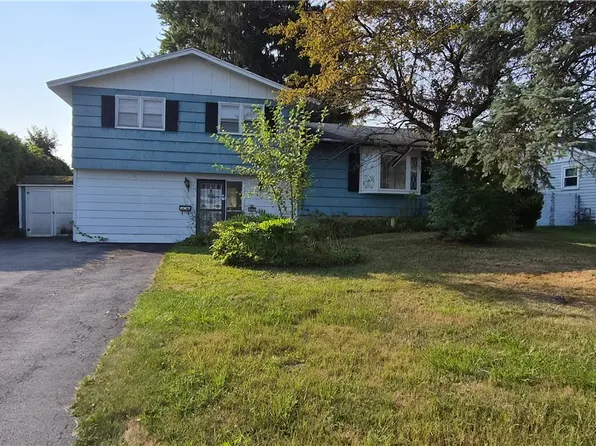 208 Skyview Dr, Liverpool, NY 13088