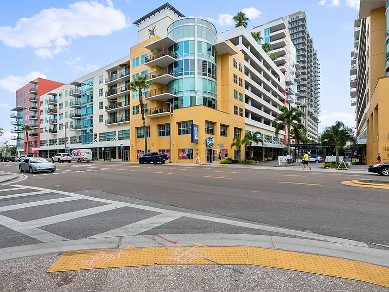 1120 E Kennedy Blvd #816 — Photo 16
