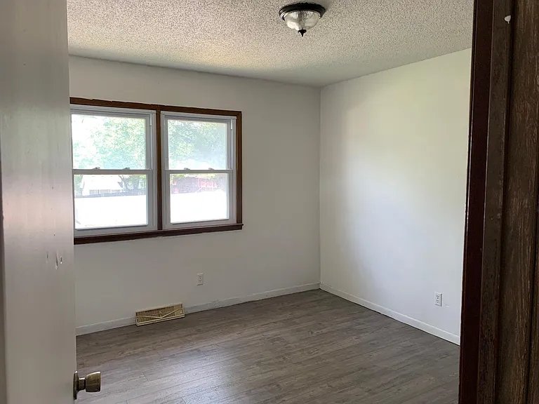 3216 SE 5th St — Photo 11