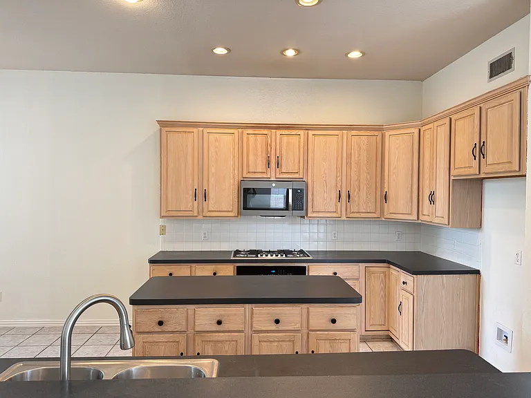 3024 Sawtooth Dr — Photo 7