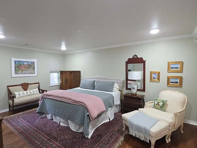 105 Pecan St — Photo 11