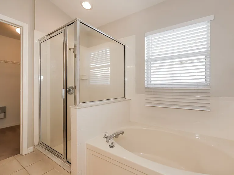 9421 Cypress Harbor Dr — Photo 12