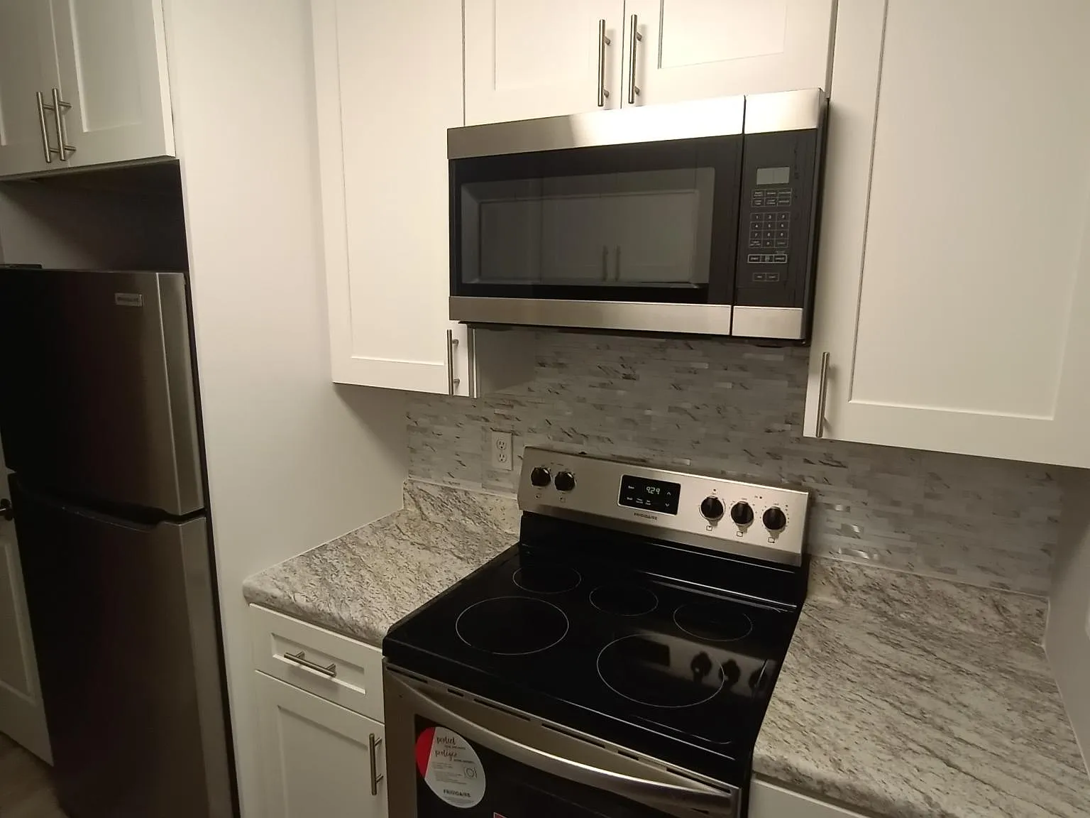 2 bed, 910 sqft, $1,300 — Photo 3