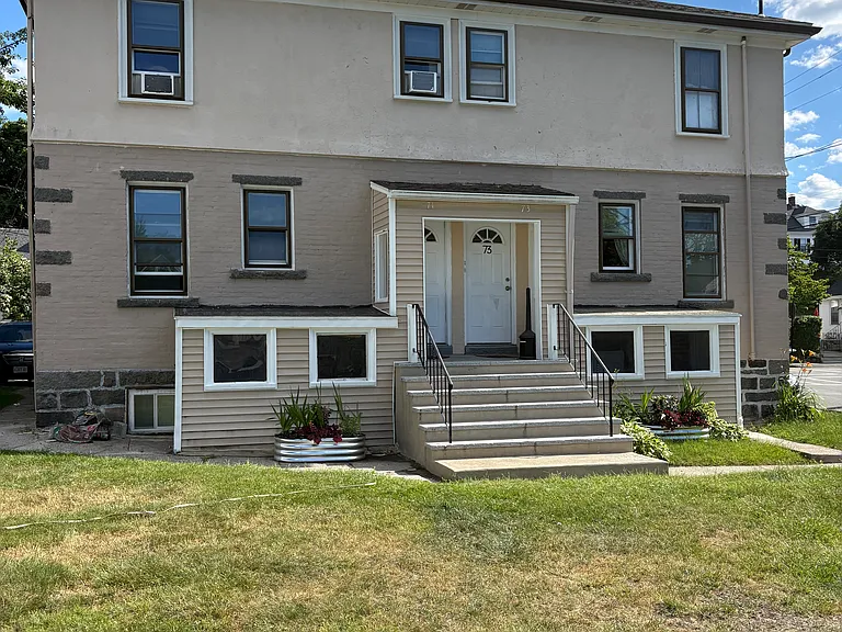 Nightingale Ave — Photo 1