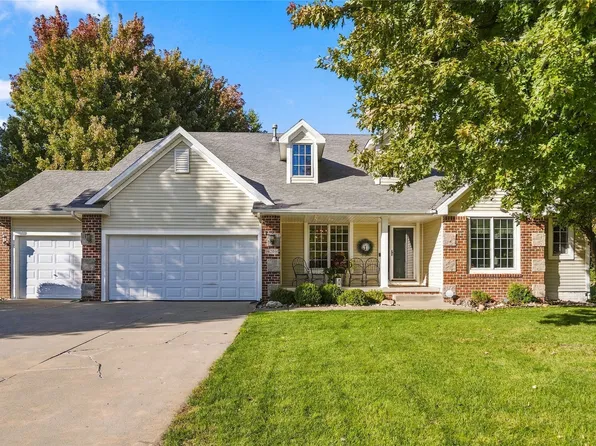 14203 Oak Brook Dr, Urbandale, IA 50323