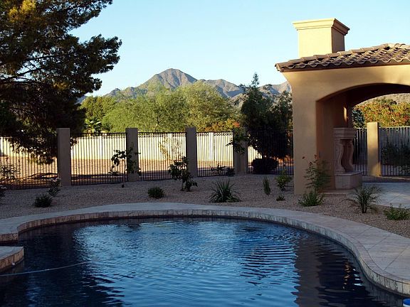 Mountain Views from Backyard / Diving Pool