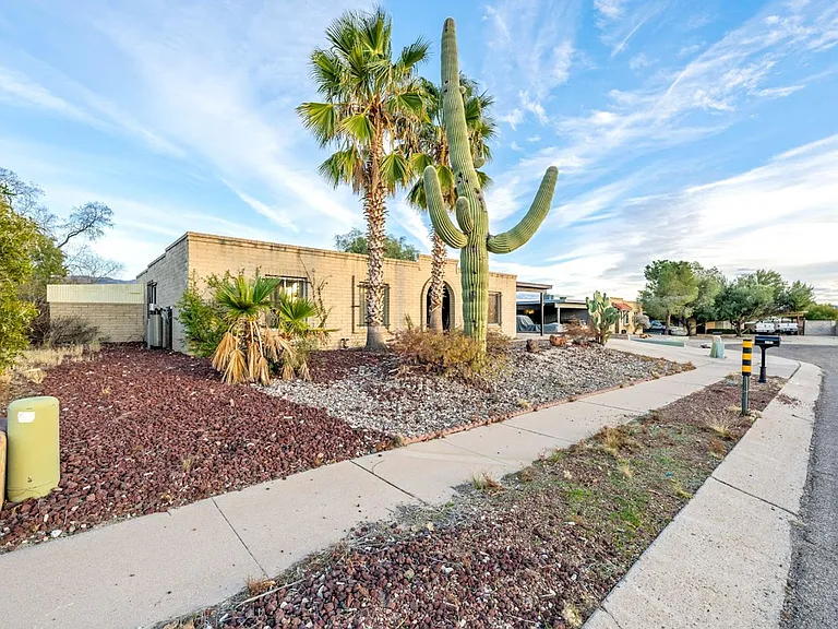 2191 S Sunburst Dr — Photo 10